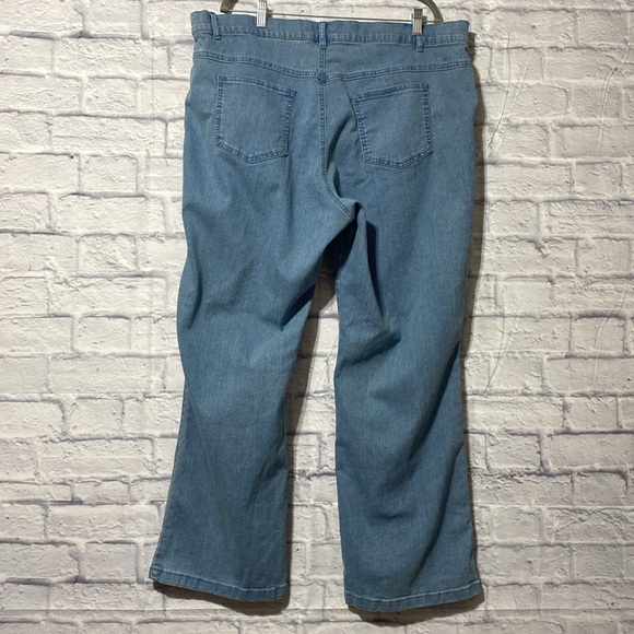 Woman whitin denim - Picture 5 of 9